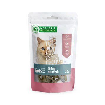 Ласощі для котів, сушені сонячні окуні, Nature's Protection snack for cats dried sunfish, 20г SNK46117 фото